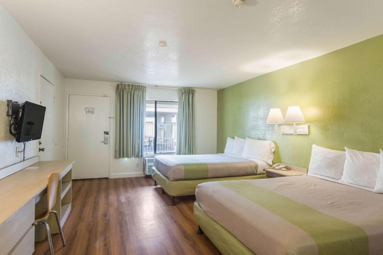 Motel 6 เฮเมท ภายนอก รูปภาพ