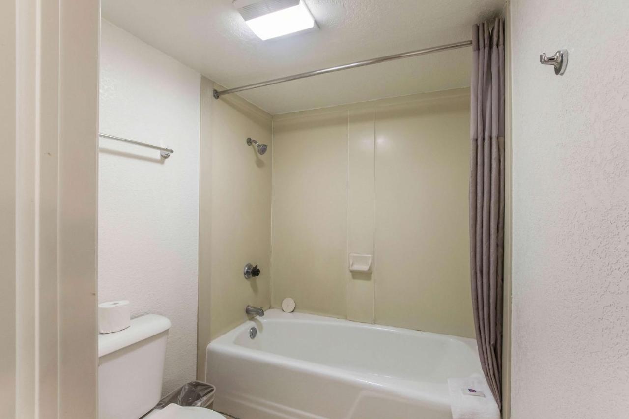 Motel 6 เฮเมท ภายนอก รูปภาพ