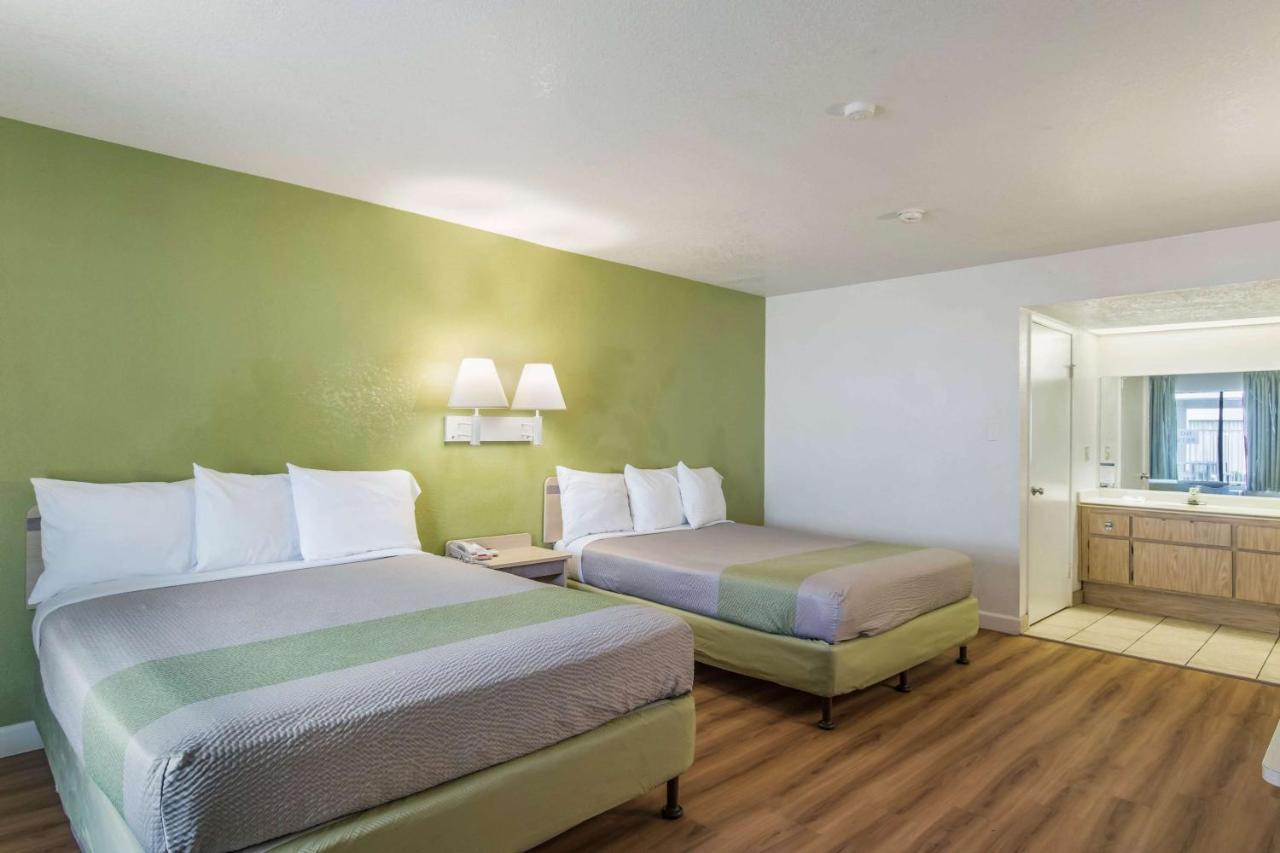 Motel 6 เฮเมท ภายนอก รูปภาพ