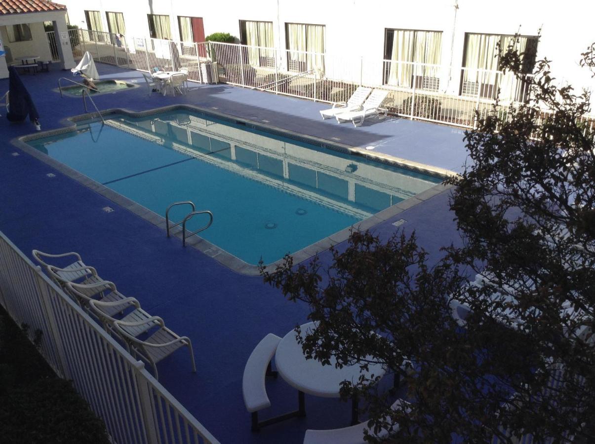 Motel 6 เฮเมท ภายนอก รูปภาพ