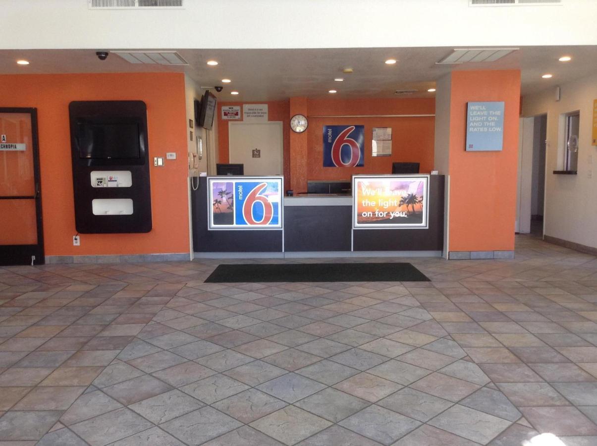 Motel 6 เฮเมท ภายนอก รูปภาพ